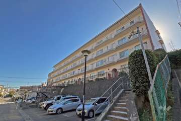 メゾン宮前平の外観北西側から）