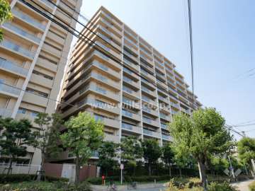 グリーンラグーナ甲子園 Ｄ棟の外観（南東側から）