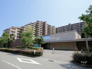 エントランスの遠景とD棟