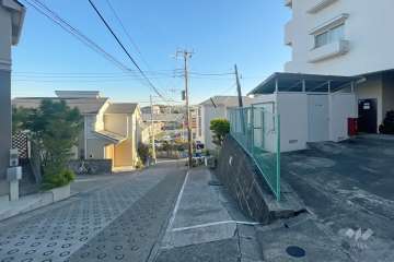 敷地東側の前面道路
