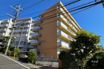 鷺沼東急アパートの外観（南西側から）