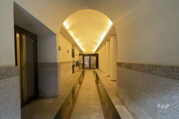 エントランスはオートロック付きです。