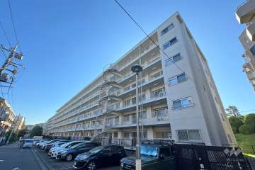 宮前平富士通ハイツＡ棟の外観（北西側から）