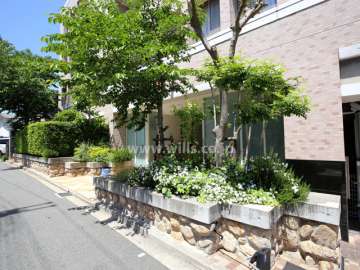 エントランス前の植栽スペース