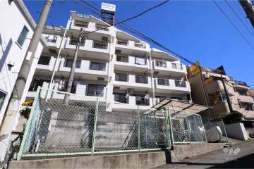 コスモ梶ヶ谷アーバンヒルズの外観(南西側から)