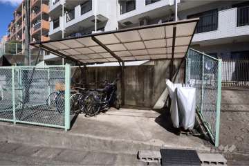 駐輪場、バイク置場