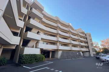 ウインザーハイム宮前平アーベインンの外観（北東側から）