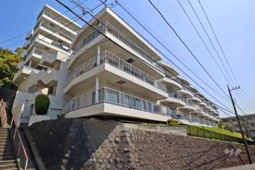 ウインザーハイム宮前平第1の外観（西側から）