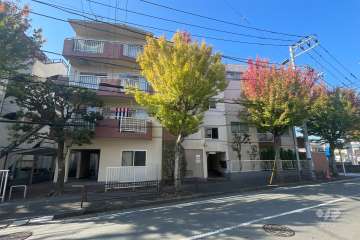 ユニライフ鷺沼の外観（東側から）