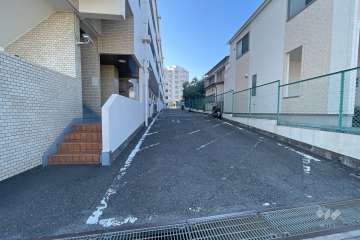 駐車場の出入り口