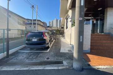 敷地内駐車場（屋外平面式）