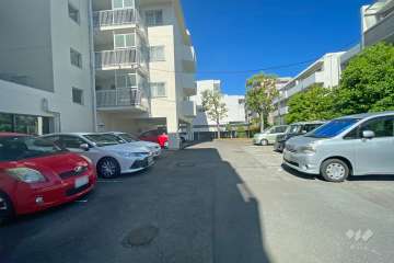 敷地内駐車場（屋外平面式）