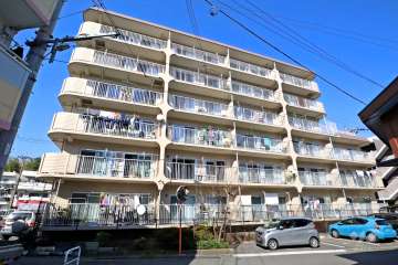 宮前平エコーハイツの外観(南西側から)