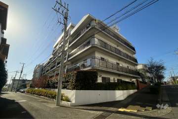 秀和宮崎台レジデンスの外観（北東側から）