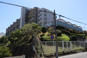 グリーンコーポ多摩プラザＢ棟の外観