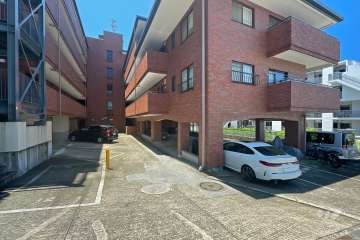 敷地内駐車場（屋外平面式・屋内平面式）