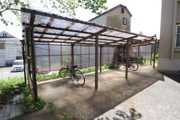 駐輪場（屋根付き）