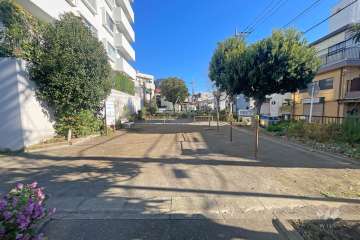 敷地南側に隣接する『有馬2丁目公園』