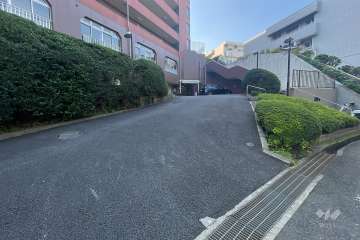 駐車場の出入り口