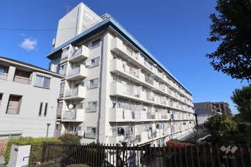 宮前平マンションの外観（南西側から）