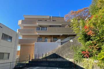 ライオンズマンション宮崎台第８の外観（東側から）