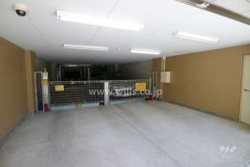 敷地内駐車場(屋内機械式)