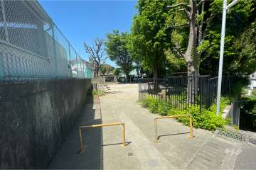 敷地に隣接する『馬絹寺台公園』