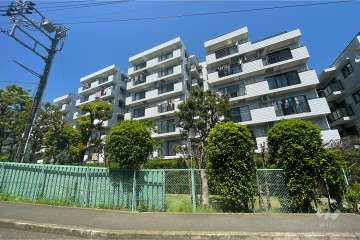 ファミネス宮崎台の外観（南東側から）