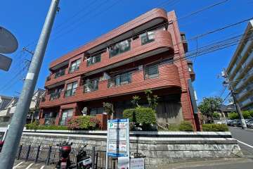 シャトル鷺沼の外観（東側から）