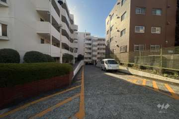 駐車場の出入り口・敷地内駐車場（屋外平面式）