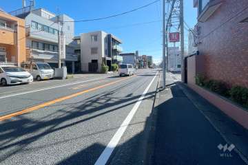 敷地北東側の前面道路