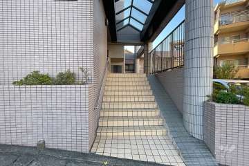 エントランスアプローチ　