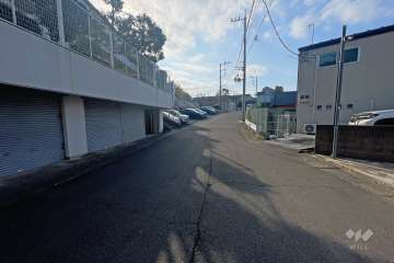 敷地北側の前面道路