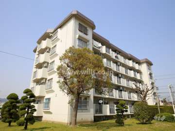 宝塚安倉第1団地1号棟の外観（南西側から）
