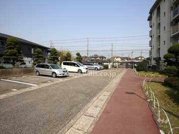 敷地内駐車場（屋外平面式）