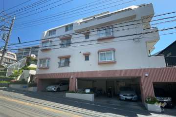 鷺沼東ロイヤルマンションの外観（南西側から）