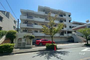 宮前平コルナスの外観（北東側から）　