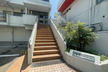 エントランスアプローチ　