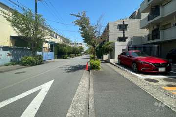 敷地北側の前面道路　