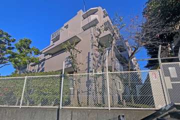 ライオンズマンション宮前平第５の外観（東北側から）