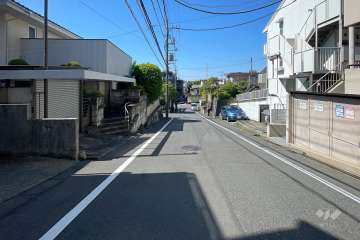 敷地南東側の前面道路