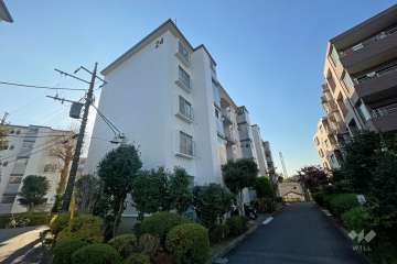 宮前平グリーンハイツ２４号棟の外観（北東側から）