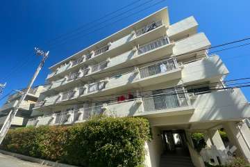 フレール宮崎台スカイマンションの外観（南東側から）