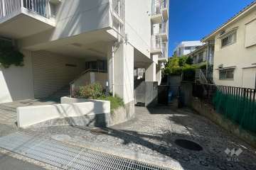 敷地内駐車場の出入り口