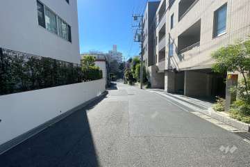 敷地東側の前面道路　