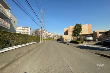敷地南東側の前面道路　