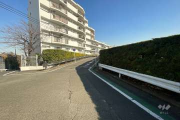 敷地北西側の前面道路　