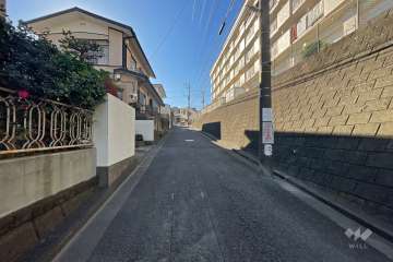 敷地南側の前面道路