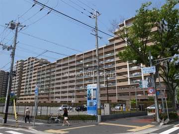 ロイヤルアーク甲子園フローレスの外観（北東側から）