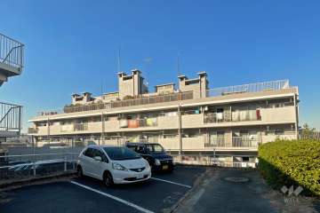 ライオンズマンション宮前平第2の外観（南東側から）